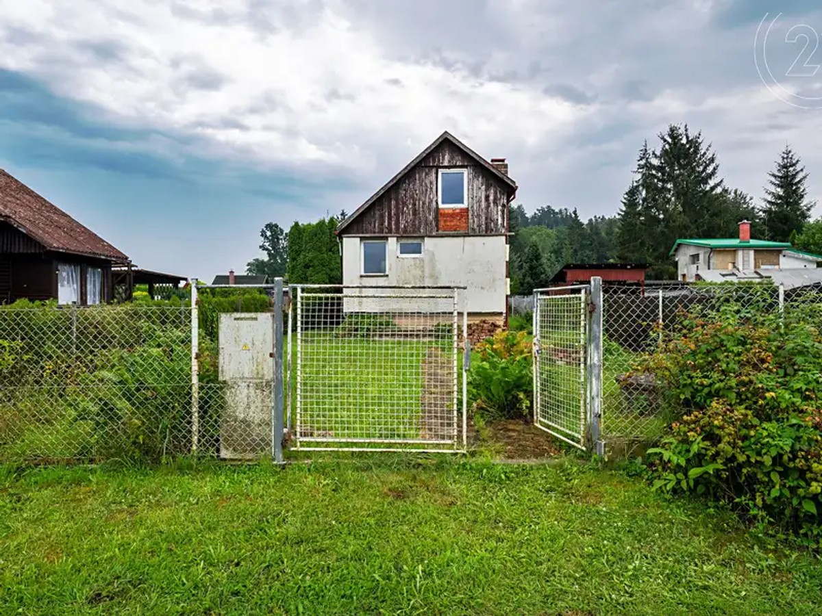 Prodej chaty 38 m², pozemek 26 m²