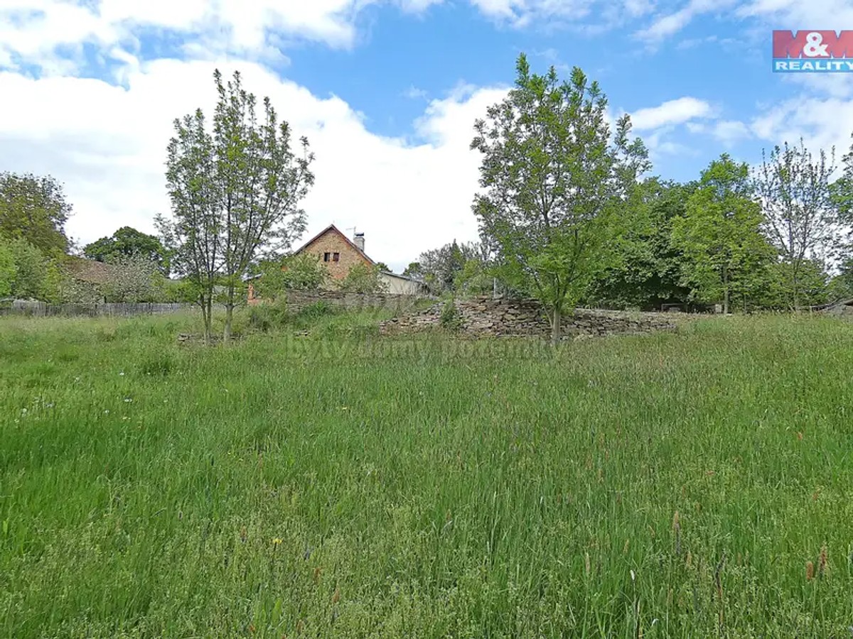 Prodej stavebního pozemku 1922 m²