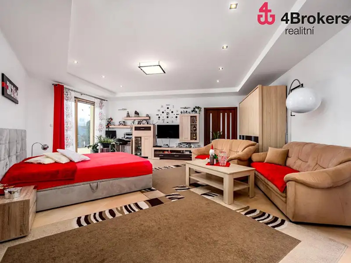 Prodej domu 250 m², pozemek 2816 m²