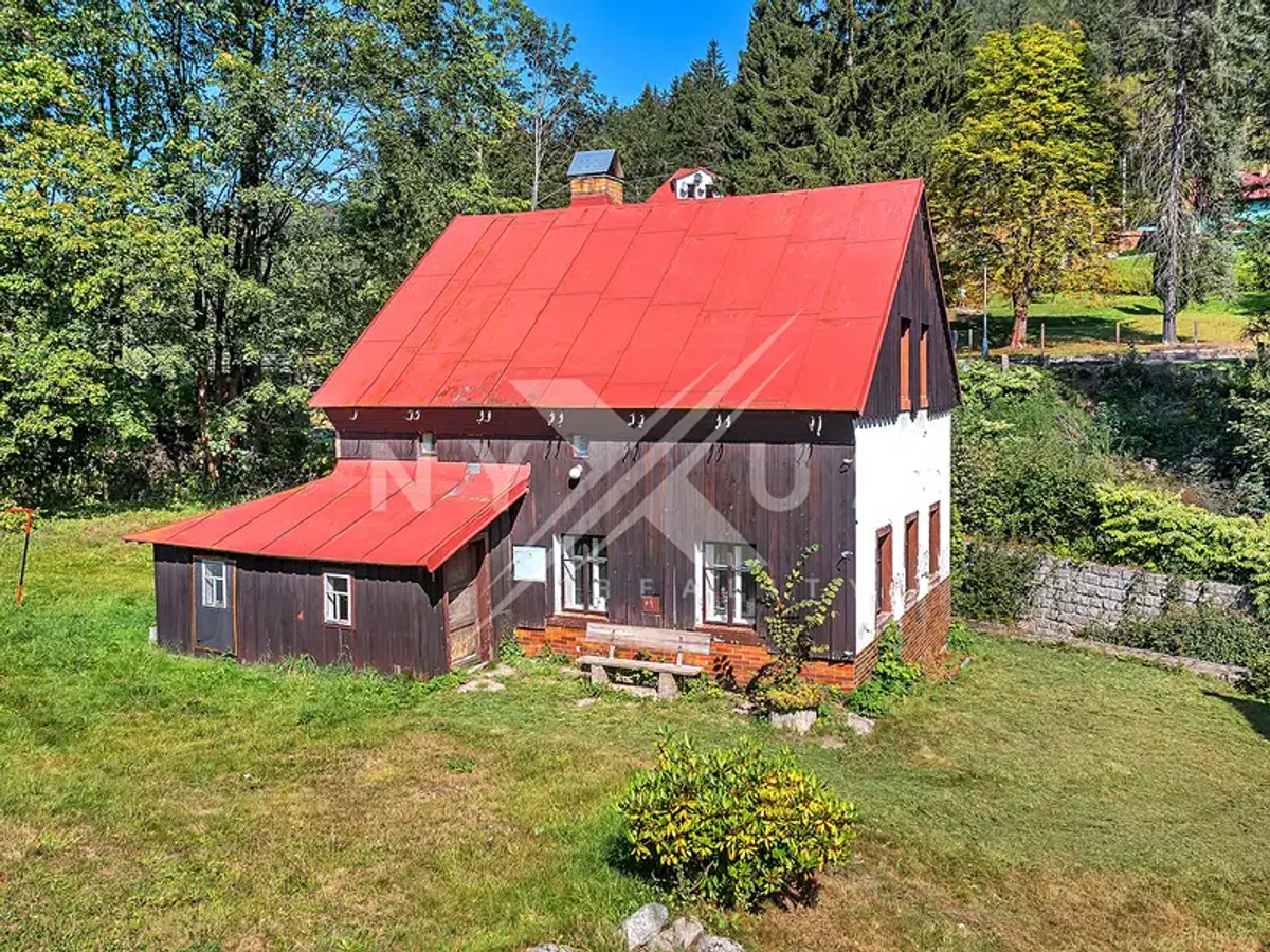 Prodej chalupy 668 m², pozemek 2102 m²