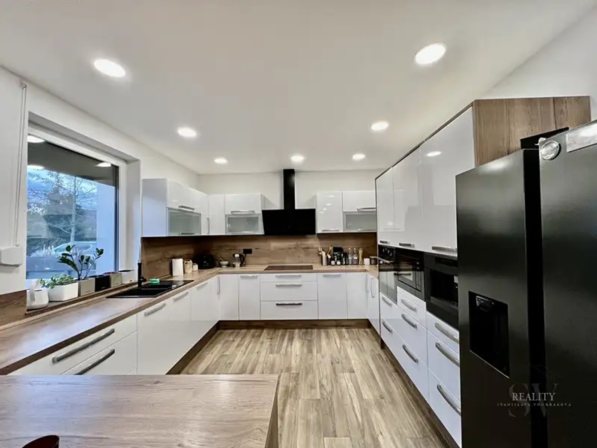 Prodej domu 221 m², pozemek 1252 m²