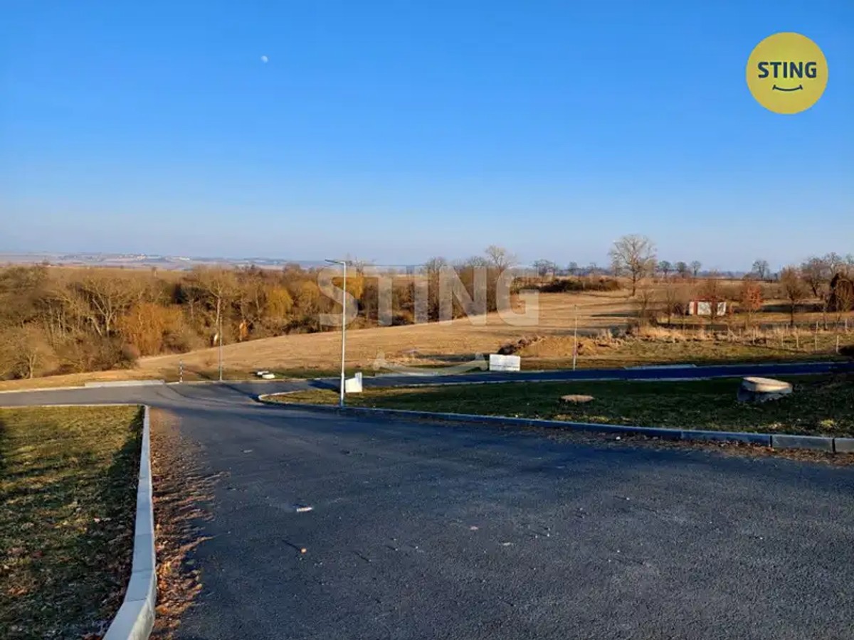 Prodej stavebního pozemku 1077 m²