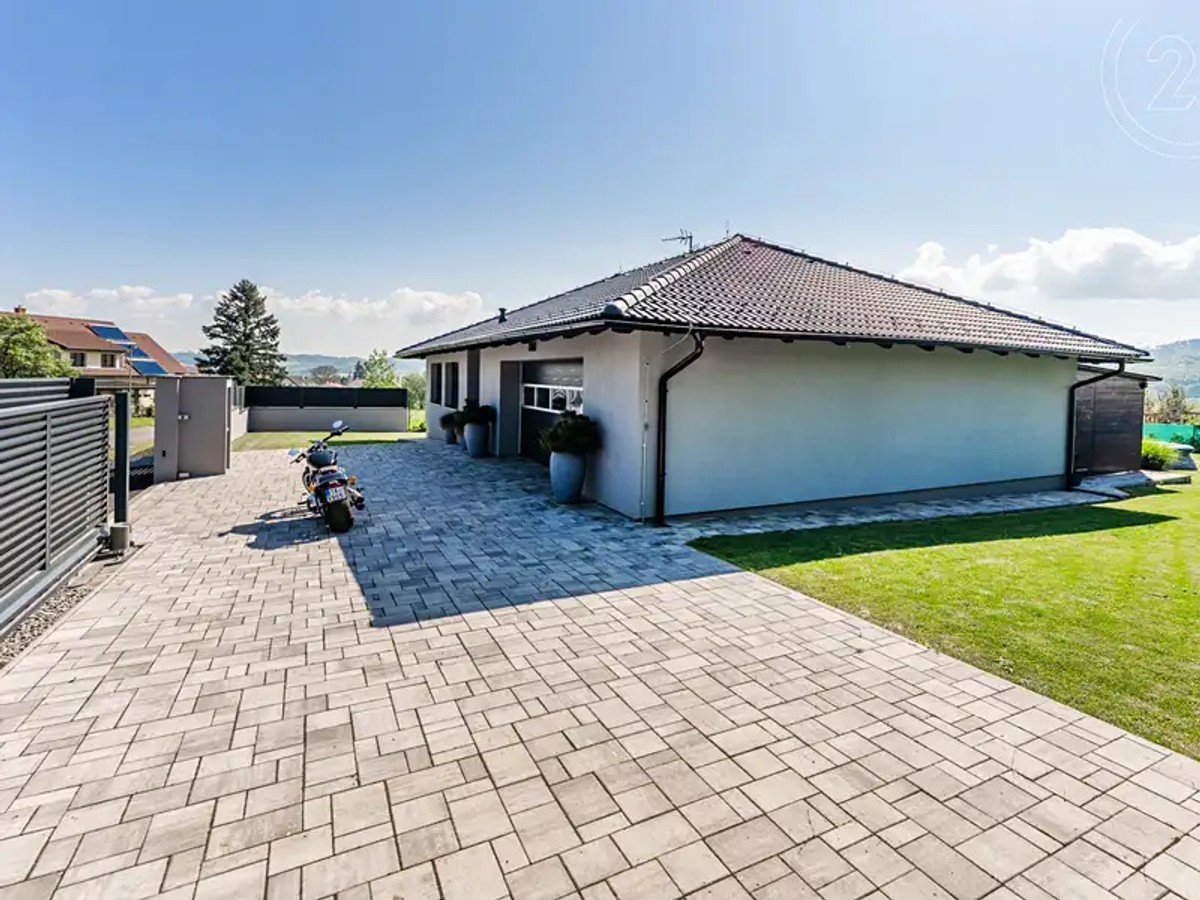 Prodej domu 226 m², pozemek 987 m²