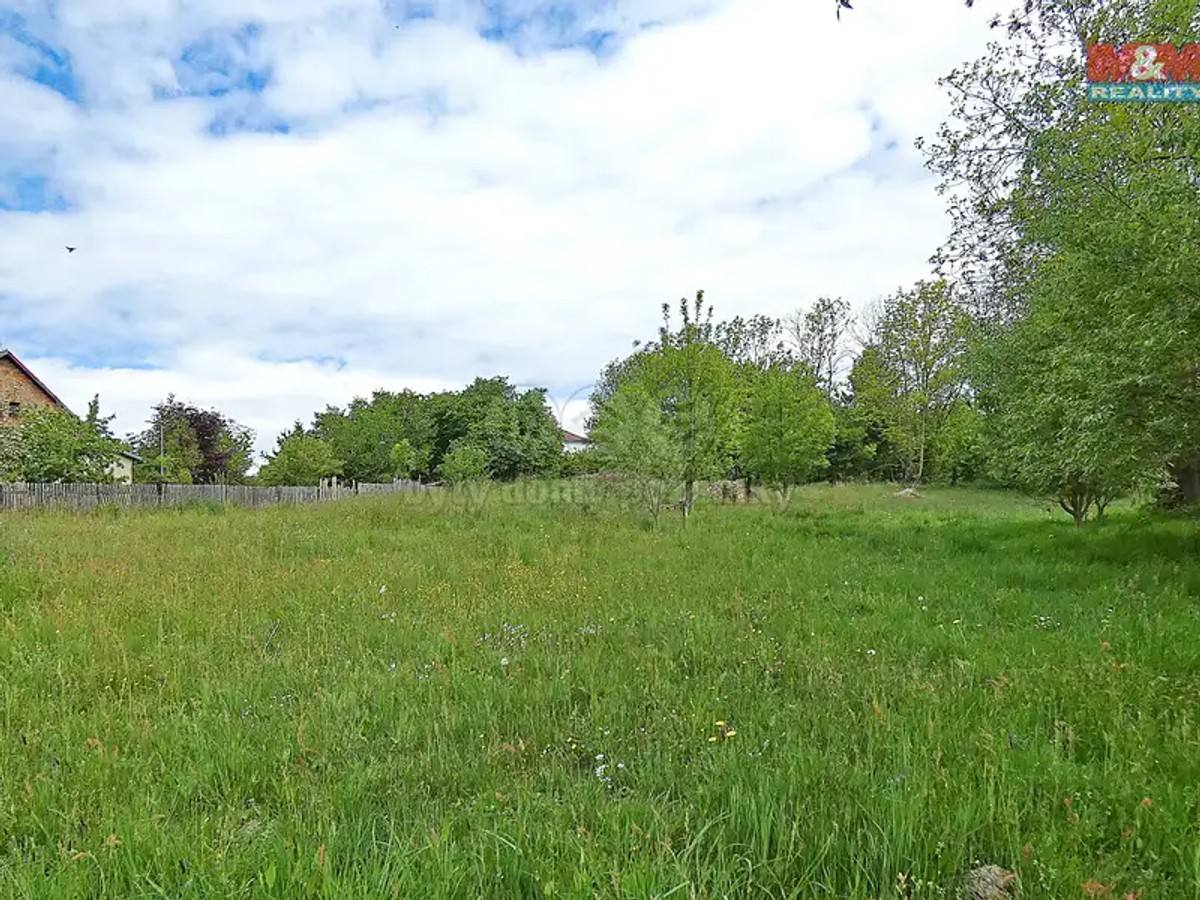 Prodej stavebního pozemku 1922 m²