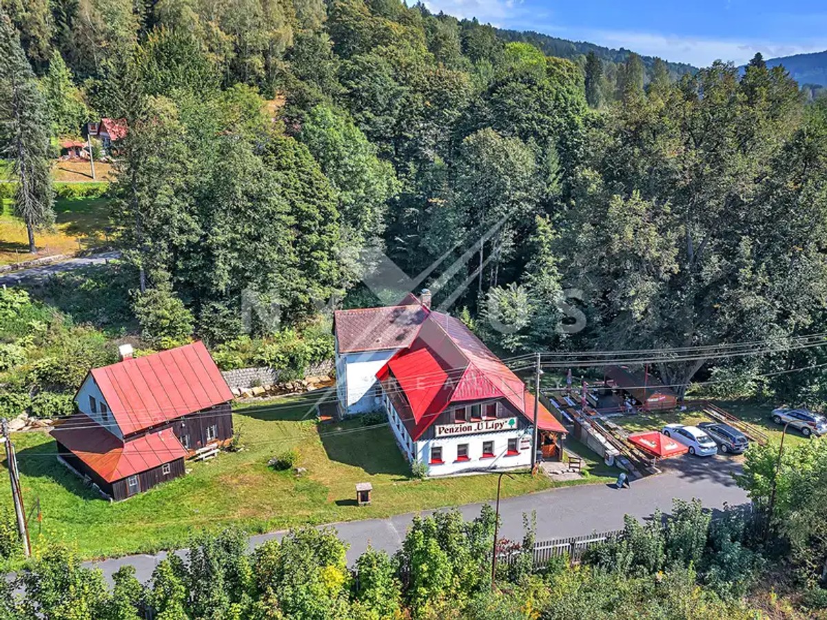 Prodej chalupy 668 m², pozemek 2102 m²
