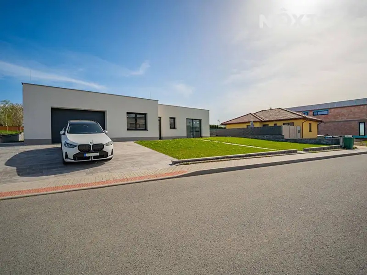 Prodej vily 300 m², pozemek 1066 m²