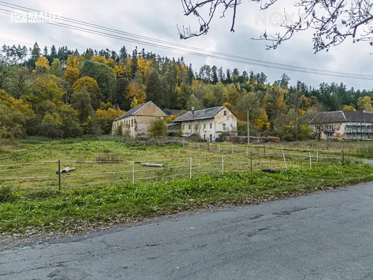 Prodej stavebního pozemku 5040 m²