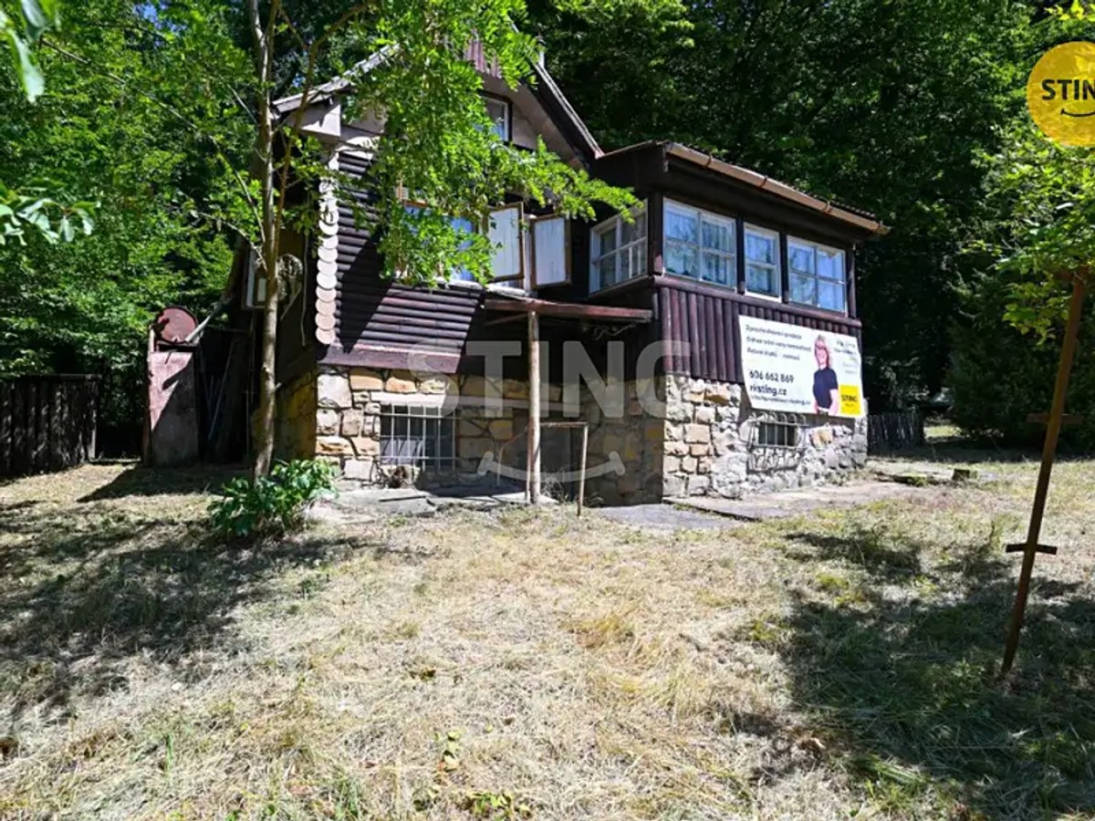 Prodej stavebního pozemku 833 m²
