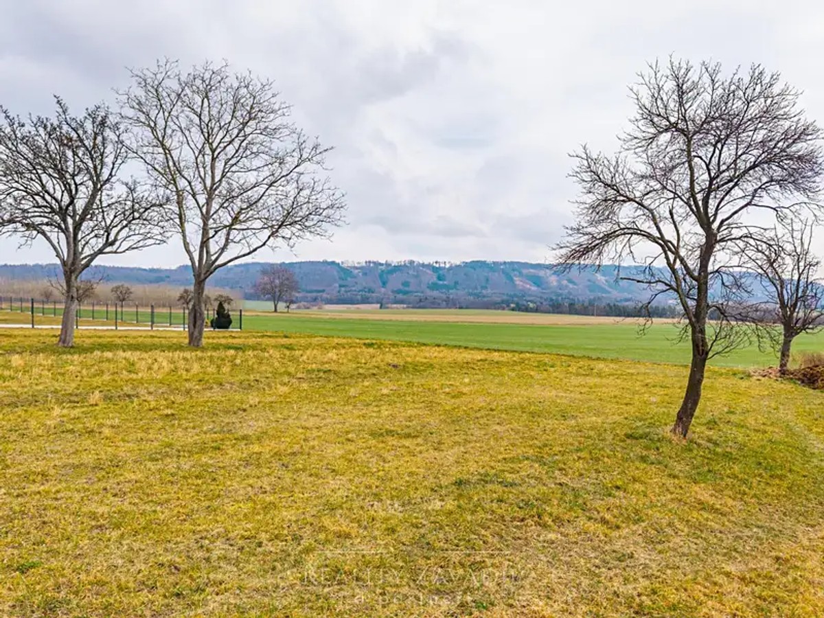 Prodej stavebního pozemku 2485 m²