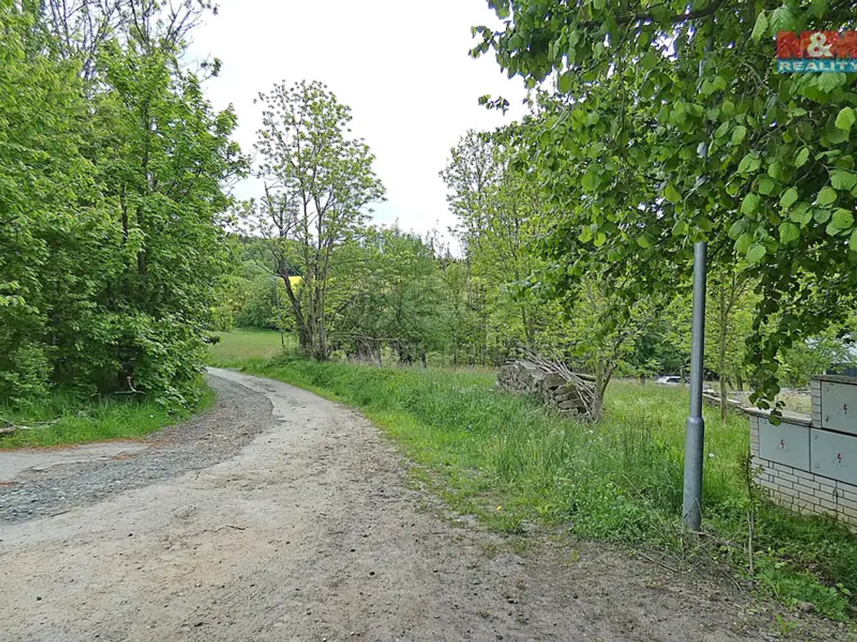 Prodej stavebního pozemku 1922 m²