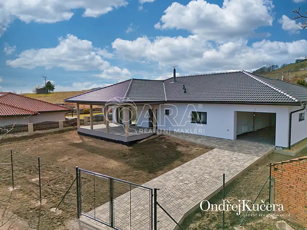 Prodej domu 200 m², pozemek 1000 m²