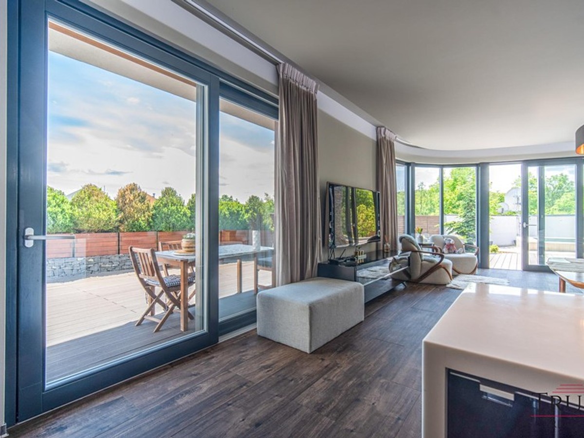 Prodej vily 308 m², pozemek 1162 m²