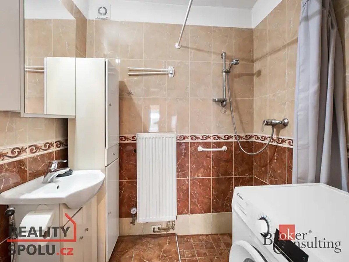 Prodej domu 297 m², pozemek 1378 m²