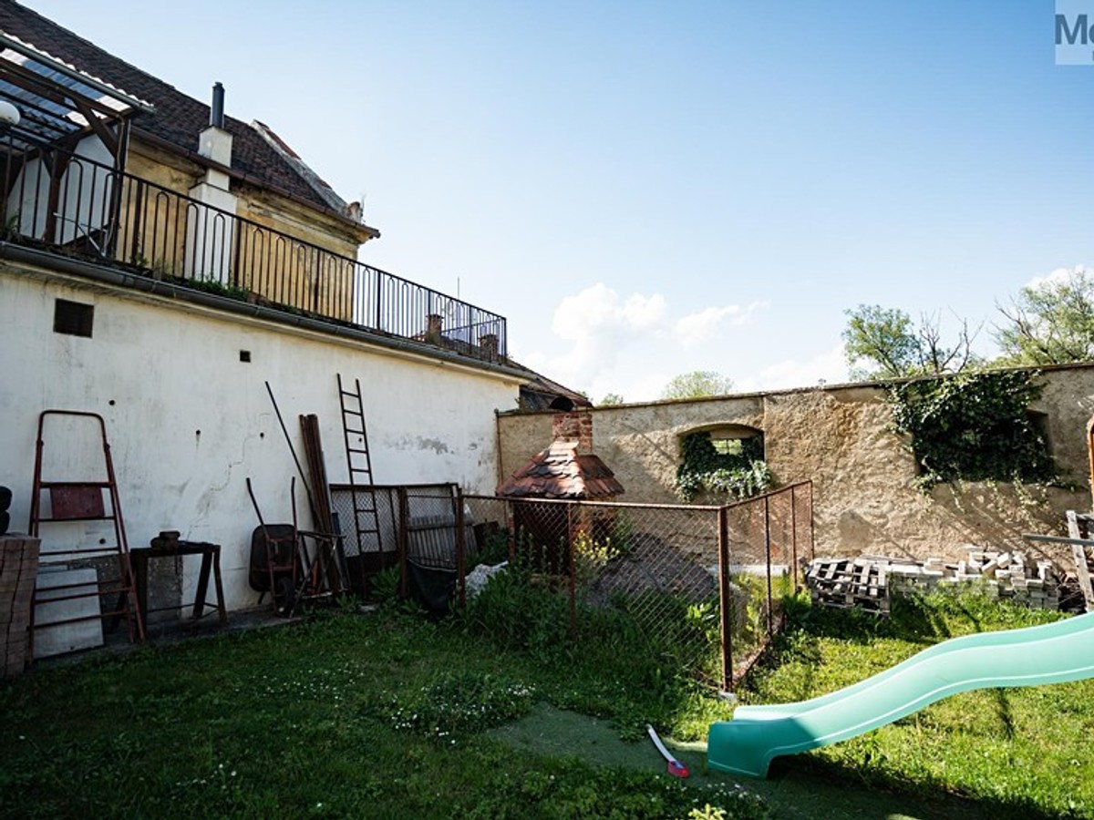 Prodej domu 765 m², pozemek 552 m²