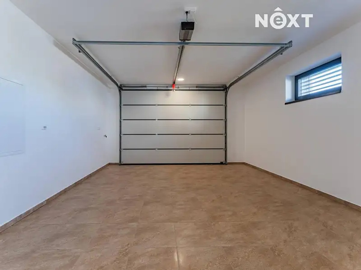 Prodej vily 300 m², pozemek 1066 m²