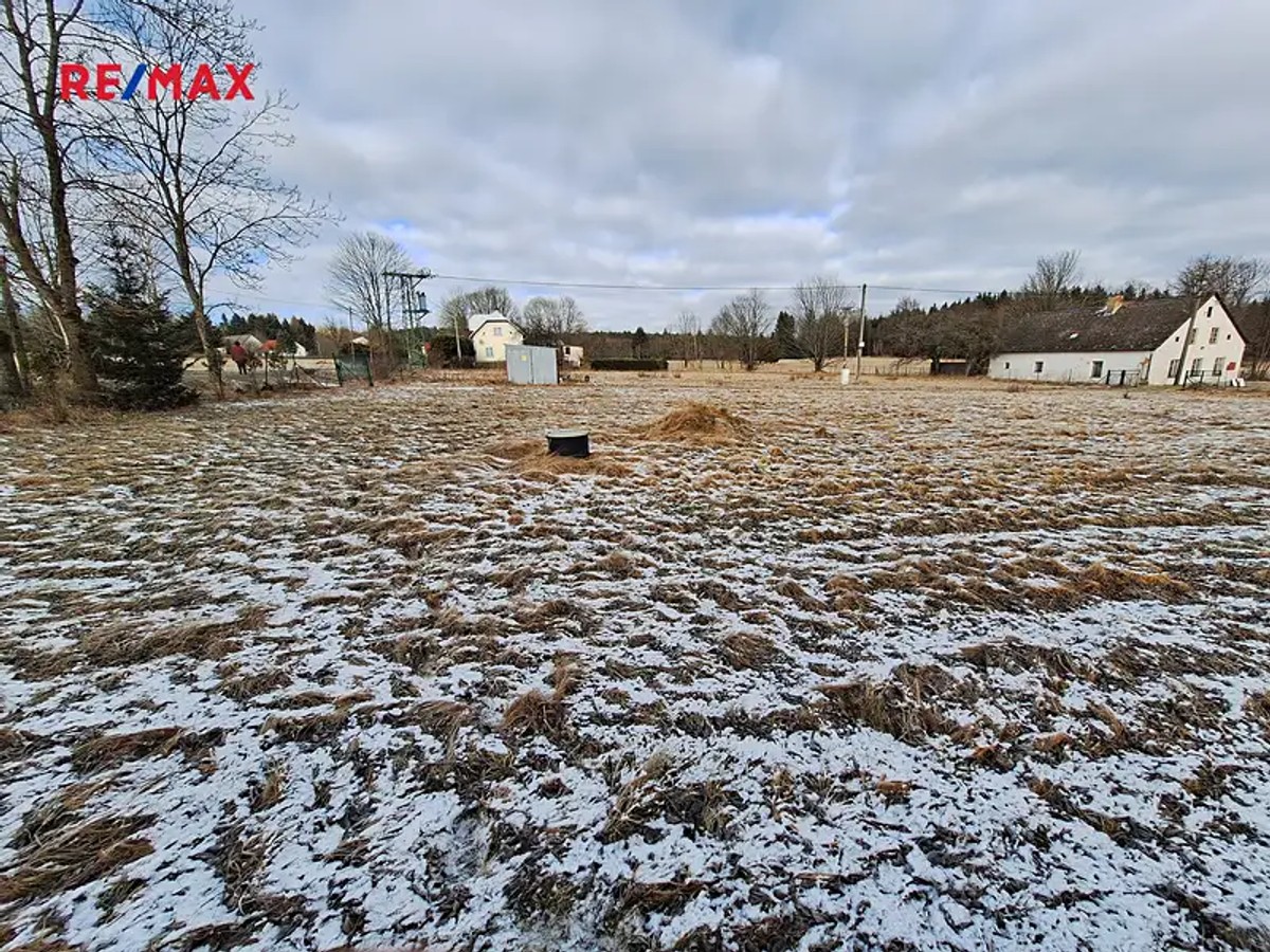 Prodej stavebního pozemku 8071 m²