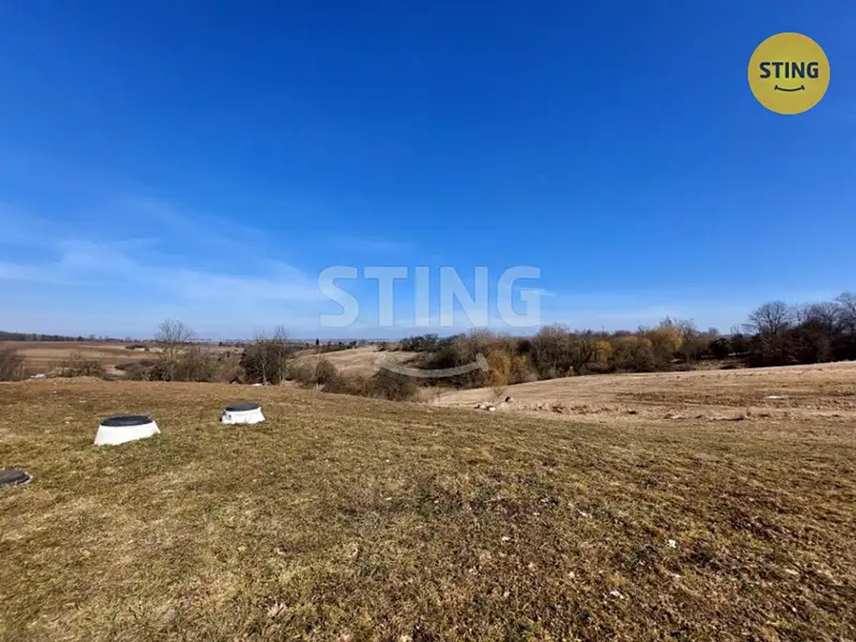 Prodej stavebního pozemku 1077 m²