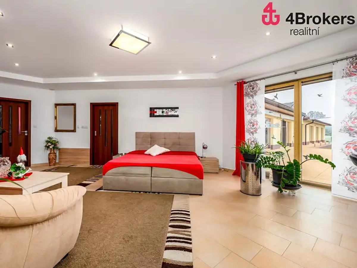 Prodej domu 250 m², pozemek 2816 m²