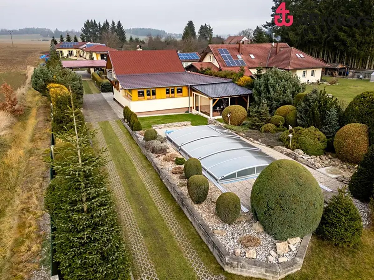 Prodej domu 250 m², pozemek 2816 m²