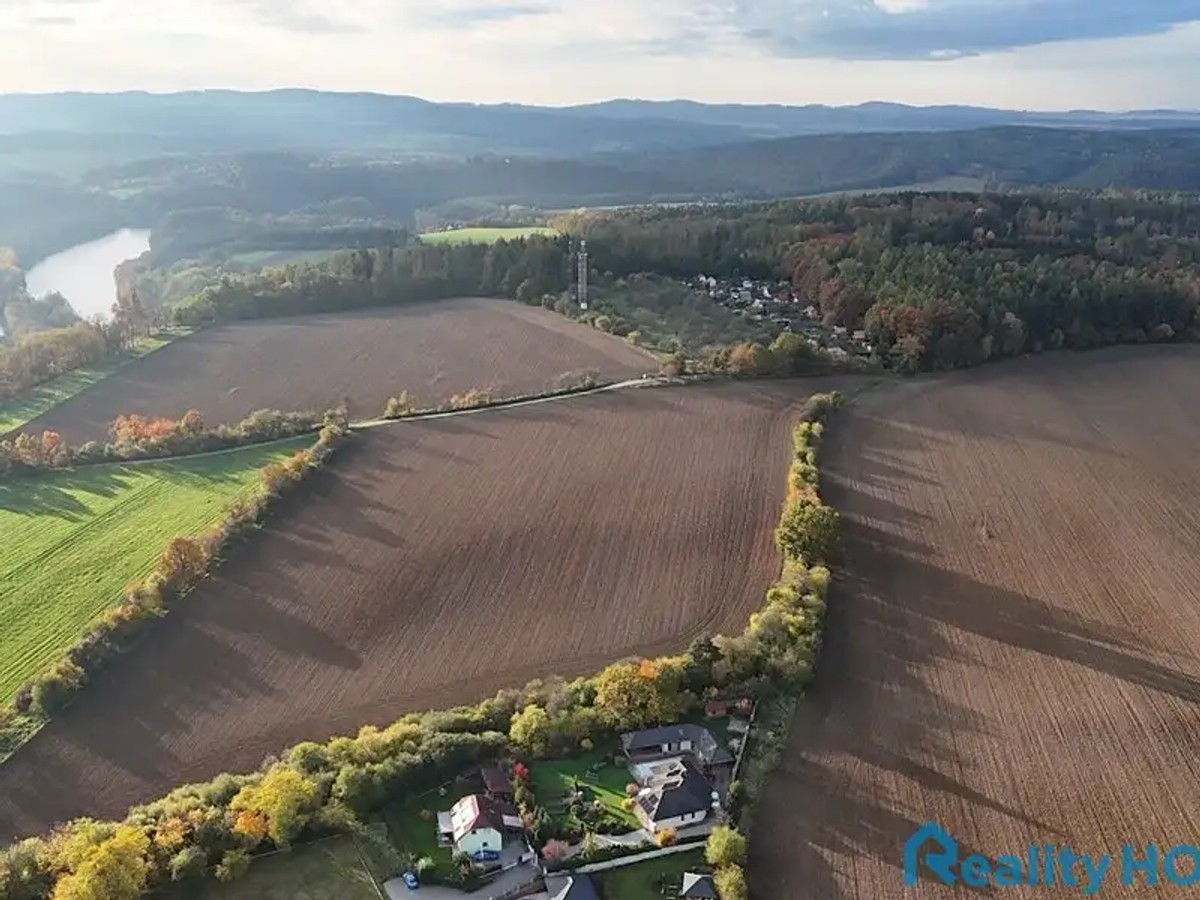 Prodej stavebního pozemku 8502 m²