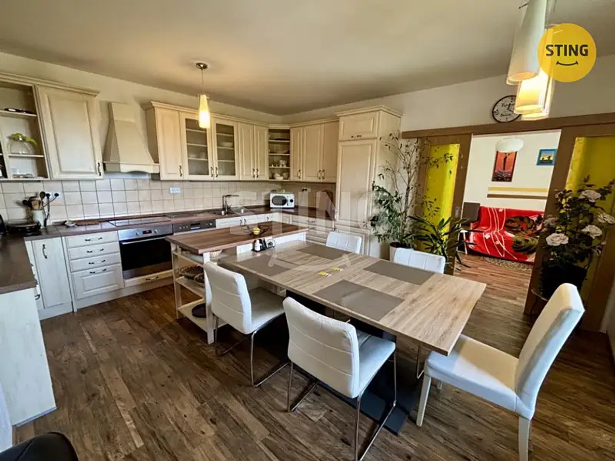 Prodej domu 334 m², pozemek 2308 m²