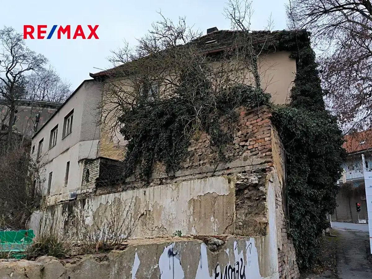 Prodej domu 390 m², pozemek 915 m²