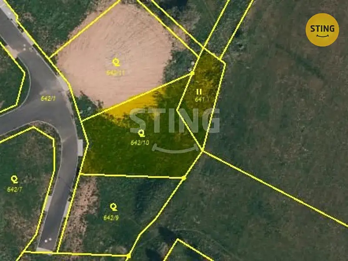 Prodej stavebního pozemku 1077 m²