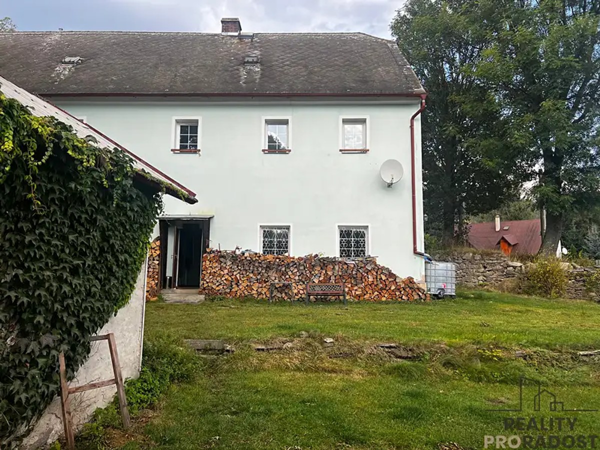 Prodej domu 374 m², pozemek 675 m²