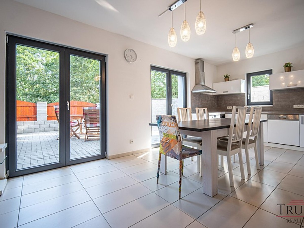 Prodej vily 338 m², pozemek 1208 m²
