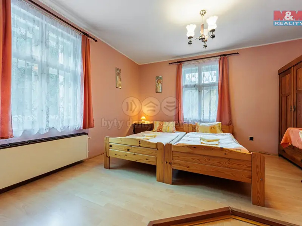 Prodej domu 440 m², pozemek 373 m²