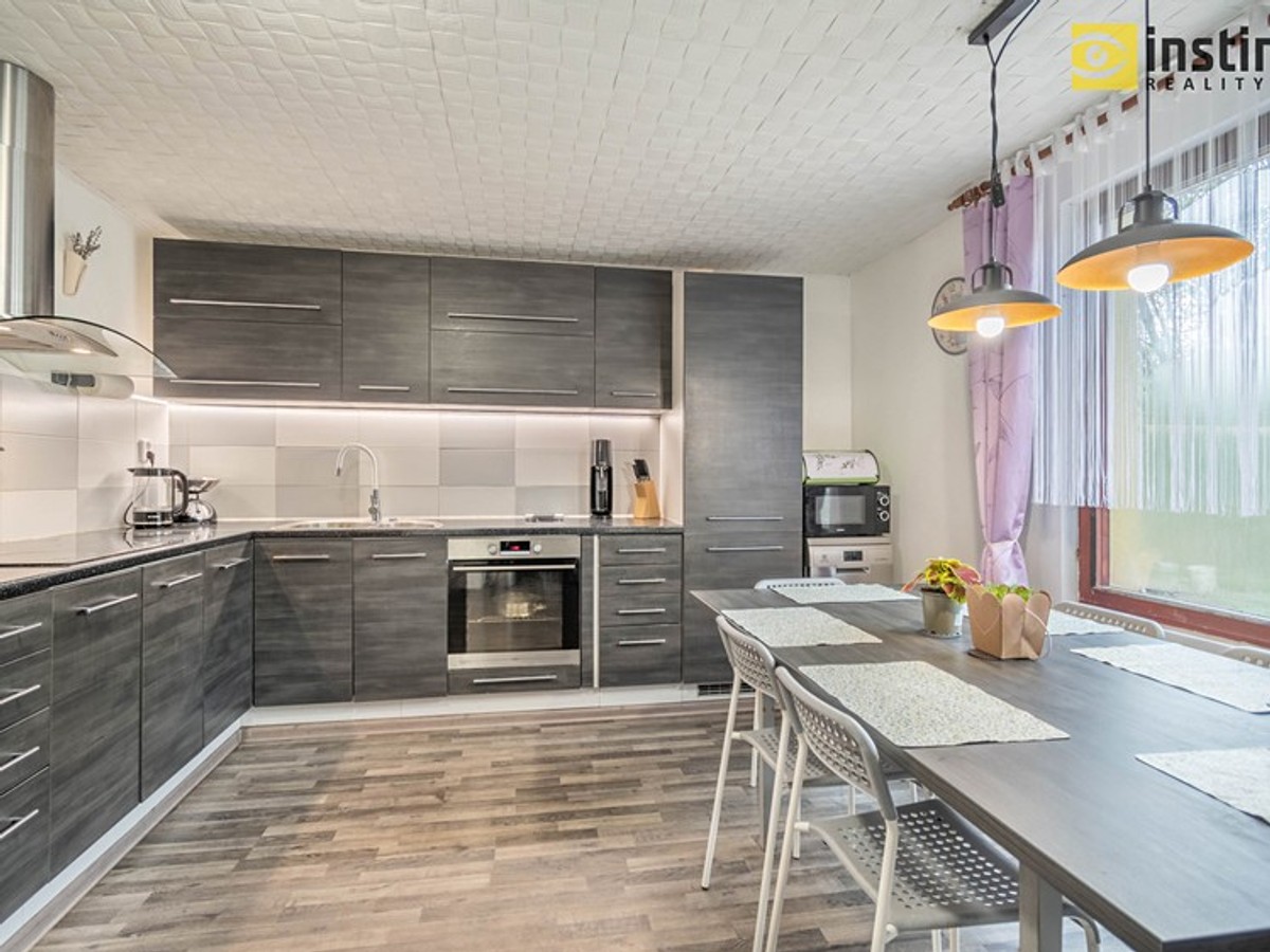 Prodej domu 240 m², pozemek 800 m²