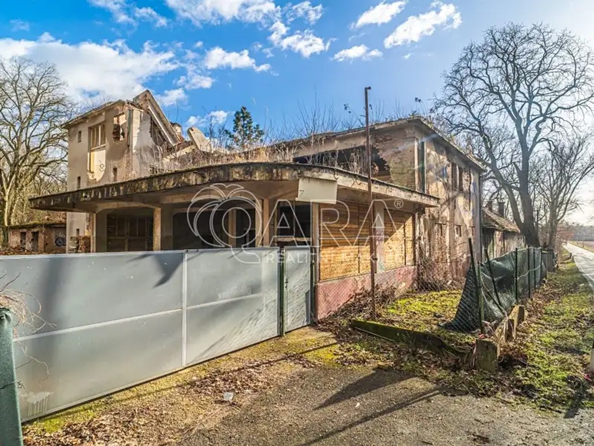 Prodej stavebního pozemku 6090 m²