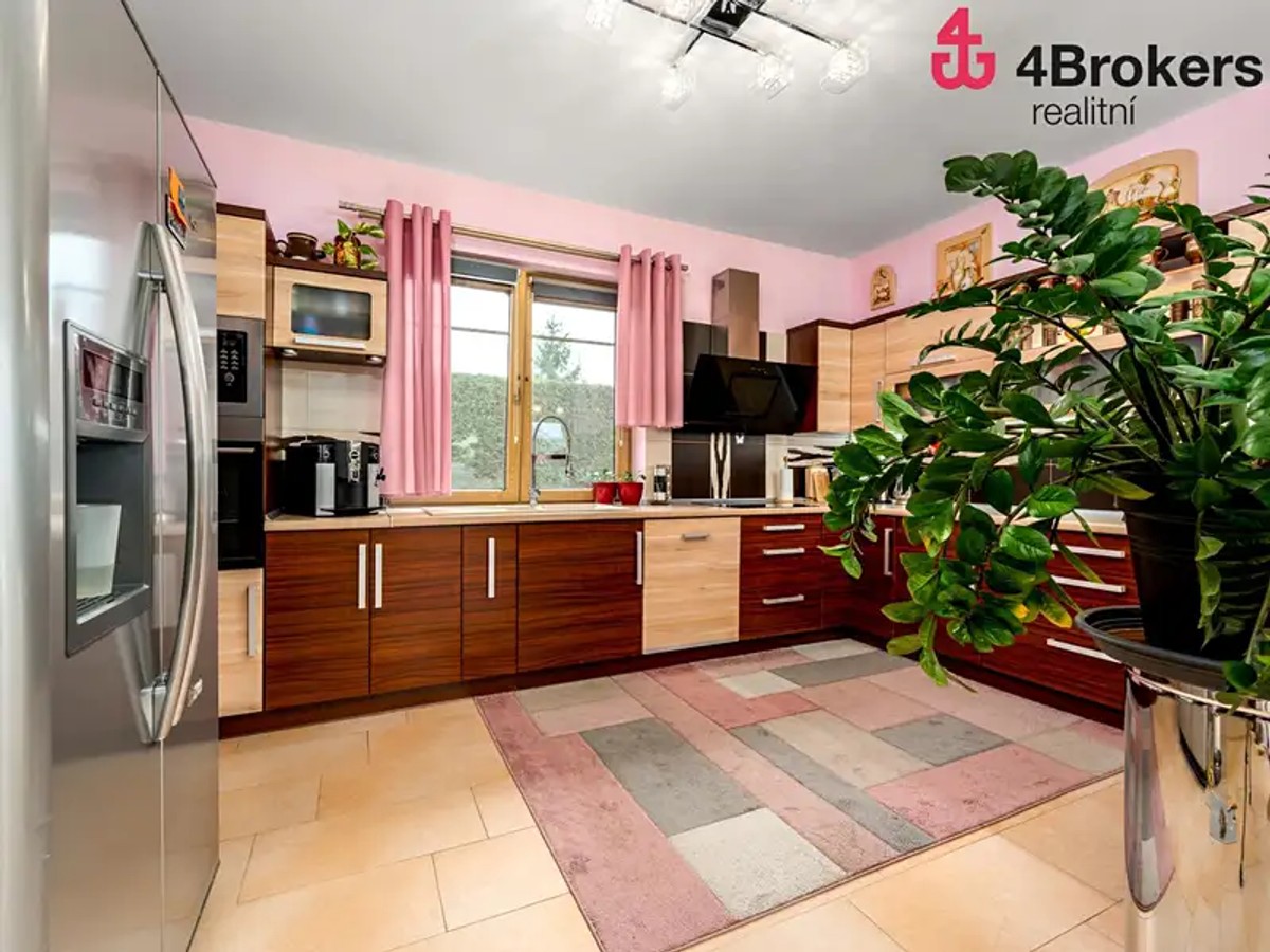 Prodej domu 250 m², pozemek 2816 m²
