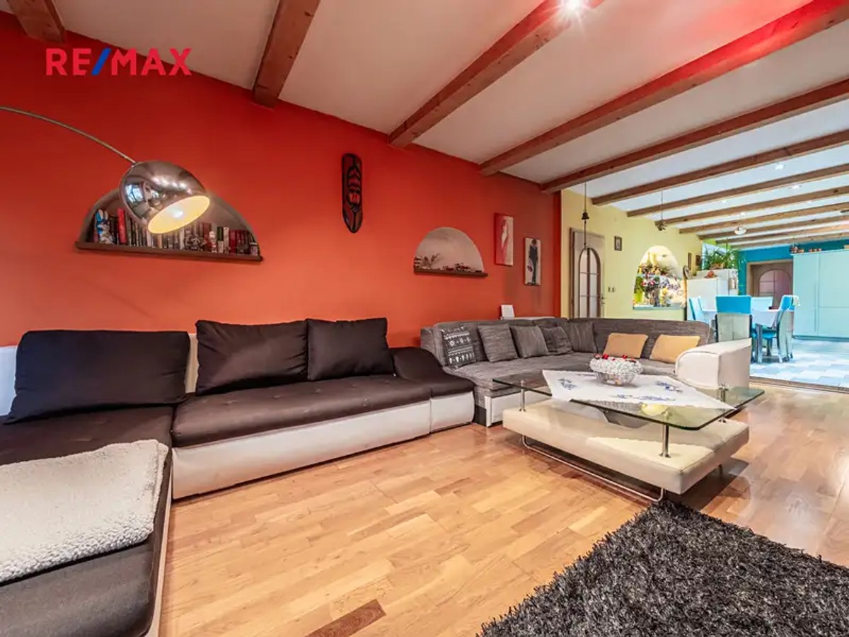 Prodej domu 350 m², pozemek 1872 m²