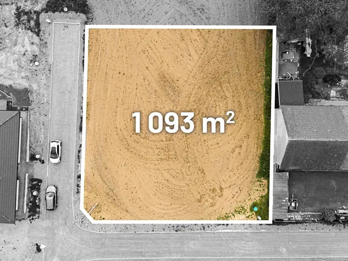 Prodej stavebního pozemku 1093 m²