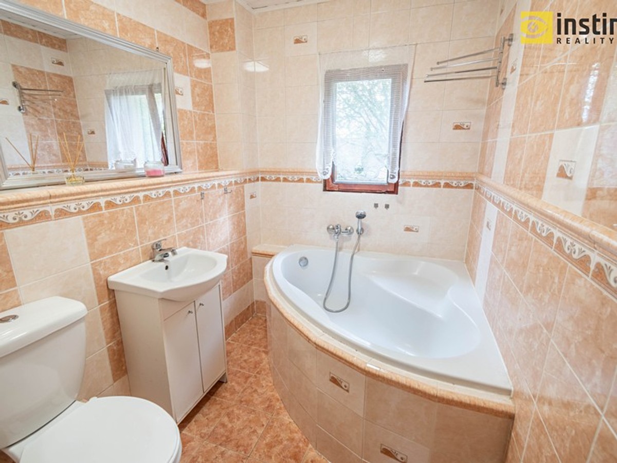 Prodej domu 240 m², pozemek 800 m²