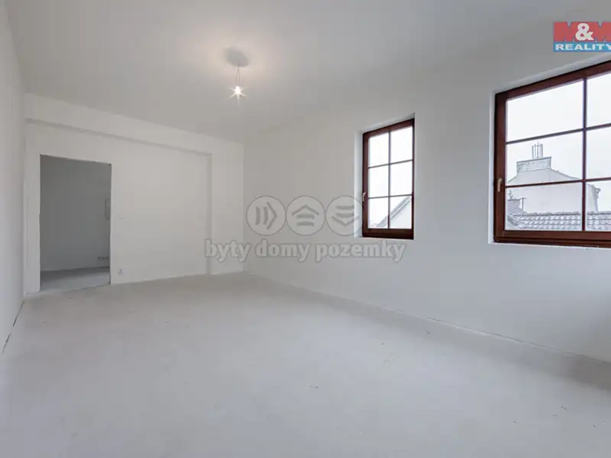 Prodej domu 895 m², pozemek 1336 m²