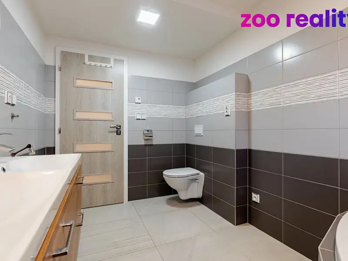 Prodej domu 353 m², pozemek 772 m²