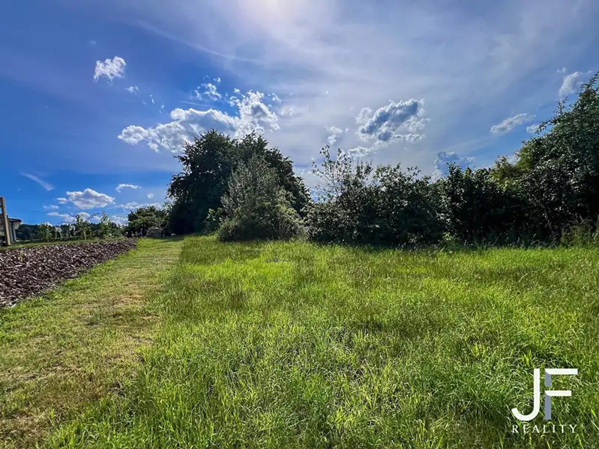Prodej stavebního pozemku 1088 m²