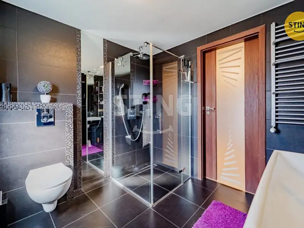 Prodej domu 215 m², pozemek 2159 m²