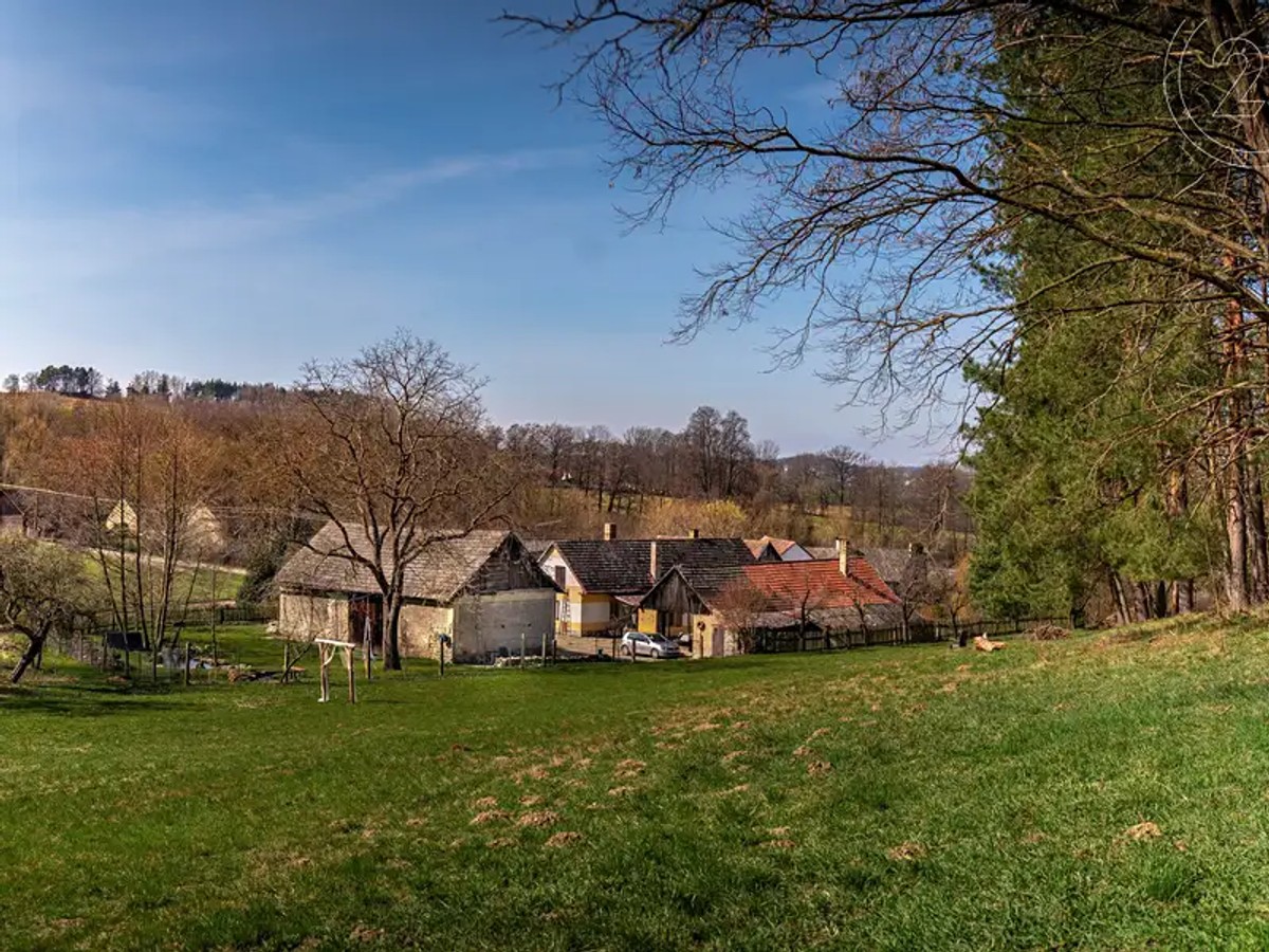 Prodej stavebního pozemku 2967 m²