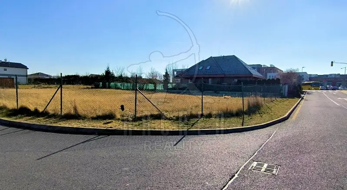 Prodej stavebního pozemku 1354 m²