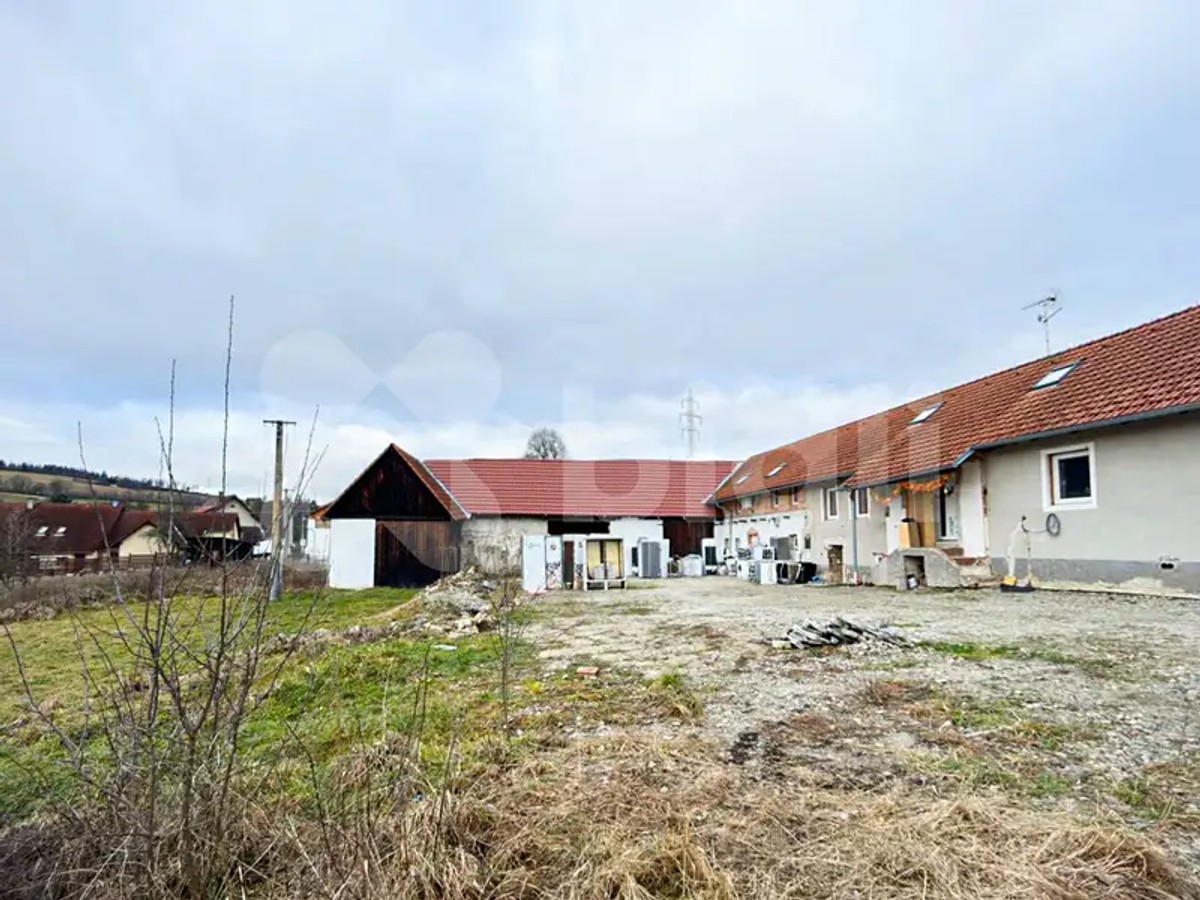 Prodej domu 300 m², pozemek 1690 m²