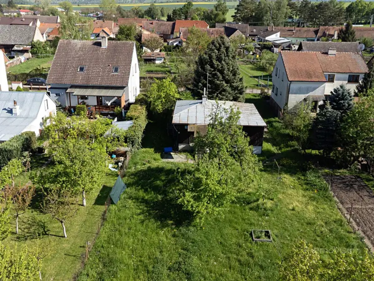 Prodej stavebního pozemku 1800 m²