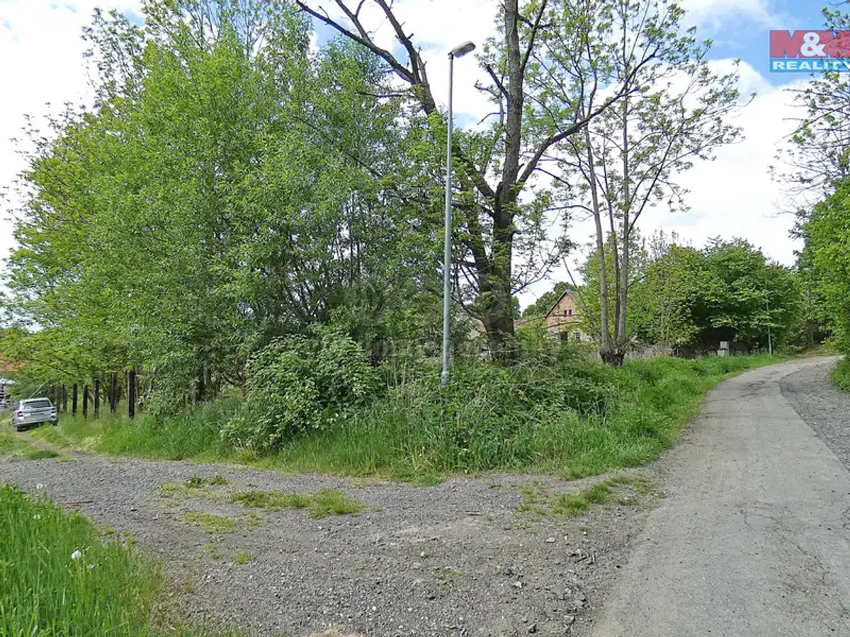 Prodej stavebního pozemku 1922 m²
