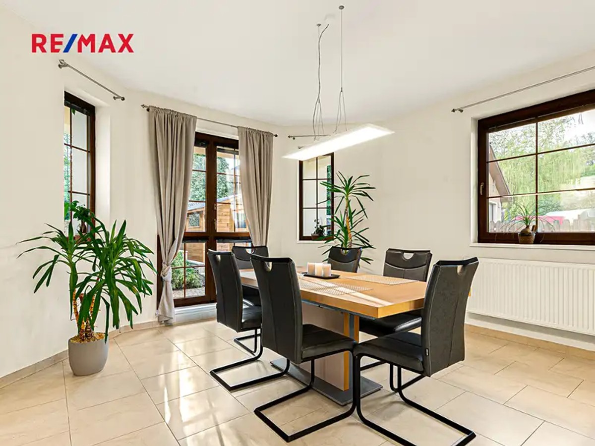 Prodej domu 307 m², pozemek 823 m²