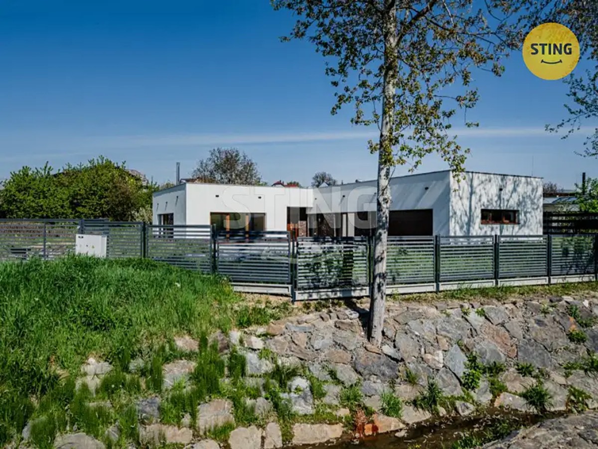 Prodej domu 207 m², pozemek 1377 m²