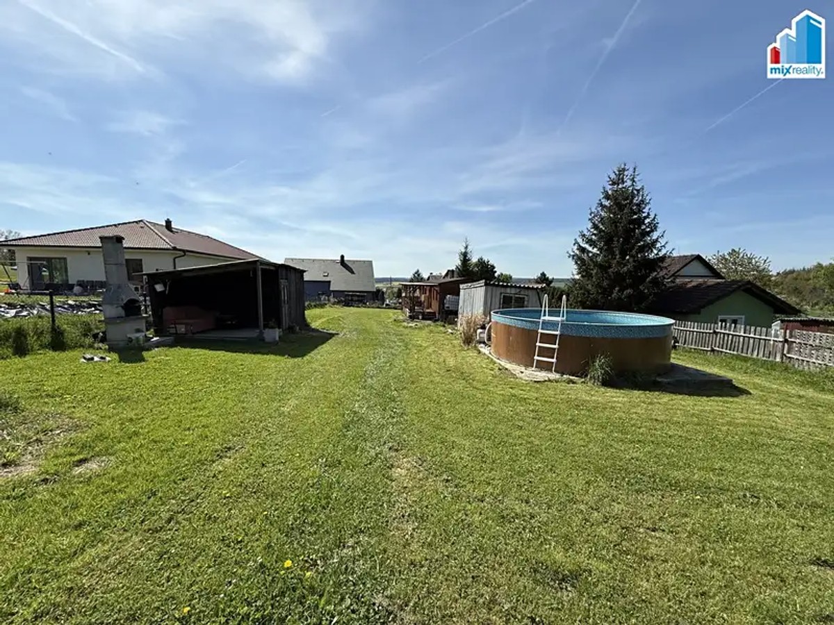 Prodej stavebního pozemku 2561 m²