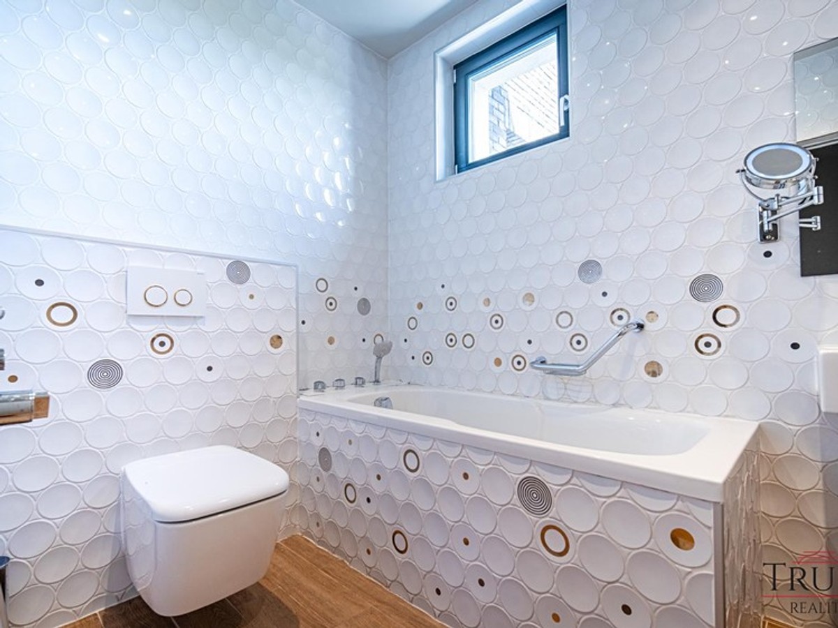Prodej vily 308 m², pozemek 1162 m²