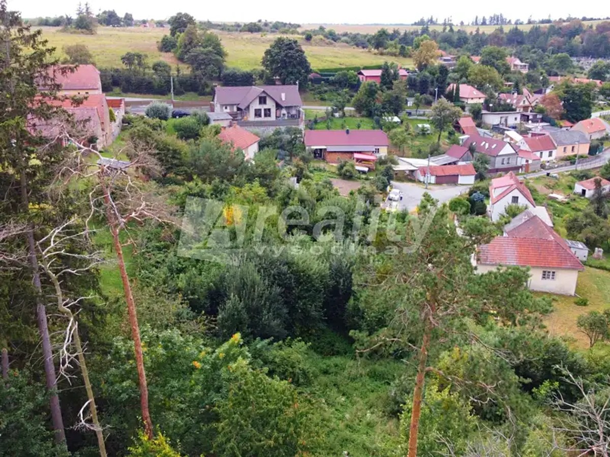 Prodej stavebního pozemku 1975 m²